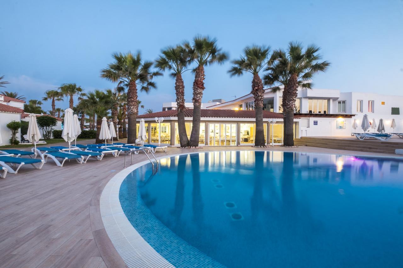 Marinda Garden Aparthotel Кала-ен-Бош Екстер'єр фото